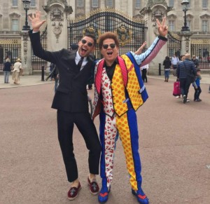 romero-britto-alegre-terno-dg