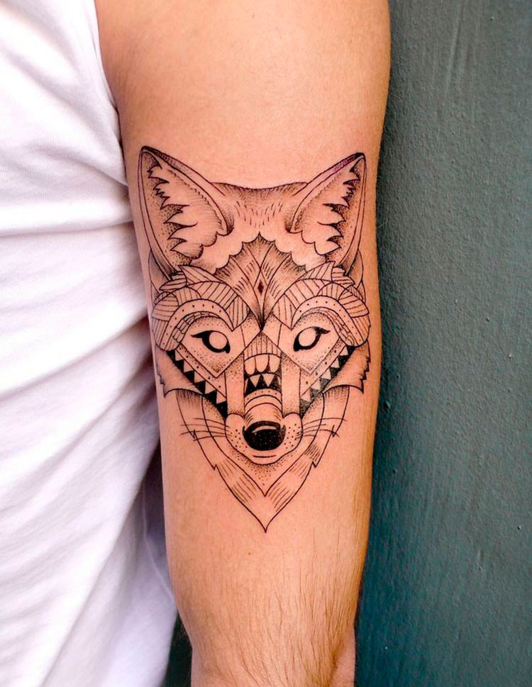tatuagem-geometrica-lobo-preta