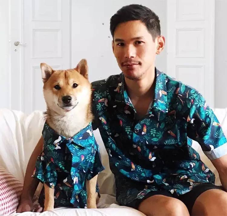 cachorro-e-dono-usando-camisa