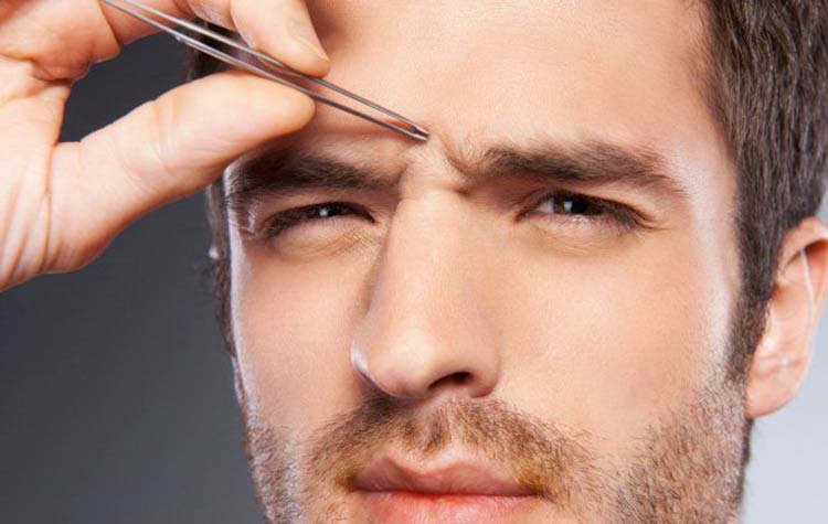 Cuidar das sobrancelhas pode ajudar a melhorar o seu visual!