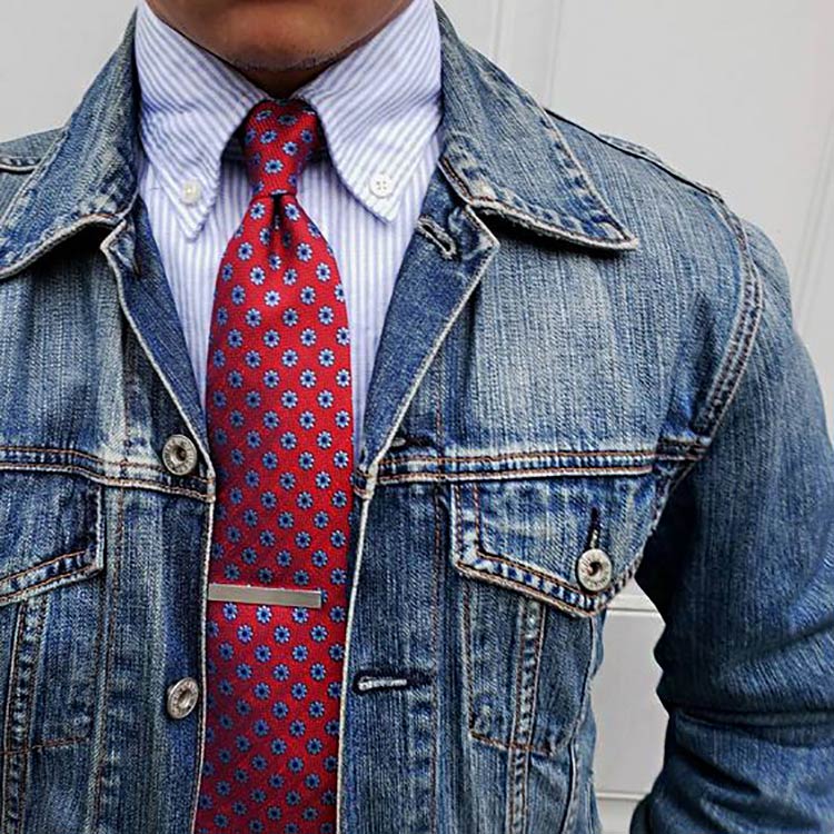 jaqueta-jeans-camisa-gravata