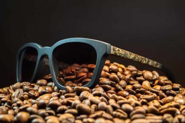 Marca Ucraniana faz óculos de borra de café, em meio à guerra!