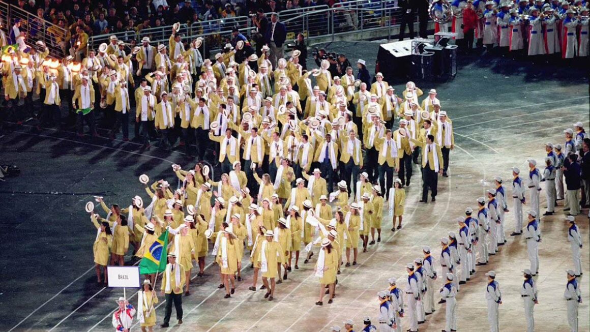 Olimpíadas: Os uniformes usados pelo Brasil nas aberturas (de 2000 a 2024)