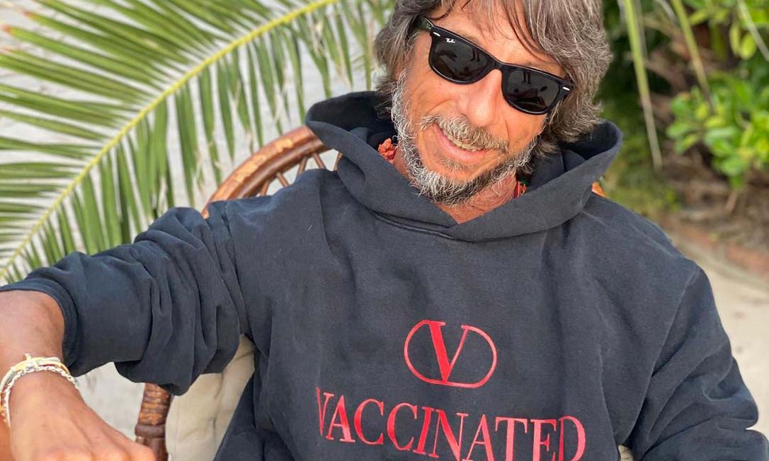Valentino lança hoodie para incentivar a vacinação